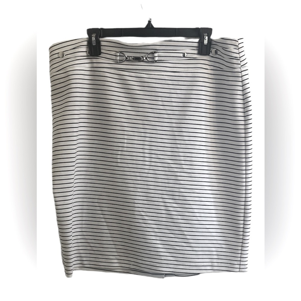 Women's Black‎ and White Striped Skirt Size XL